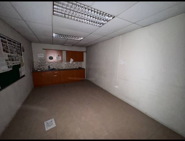 1,000M² WAREHOUSE TO LET IN WYNBERG